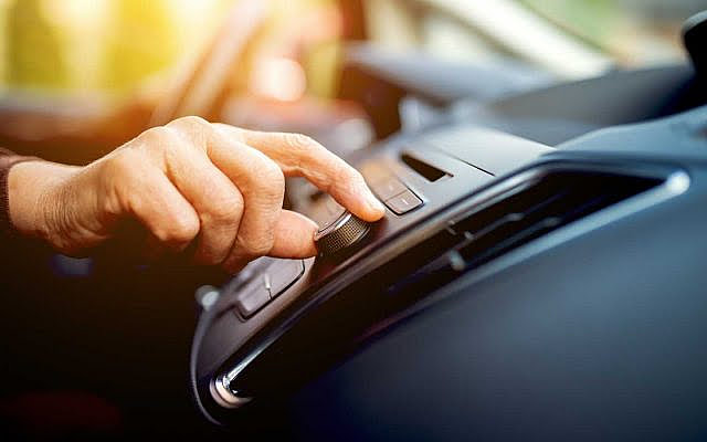 دلایل احتمالی سوسو زدن چراغ های جلو